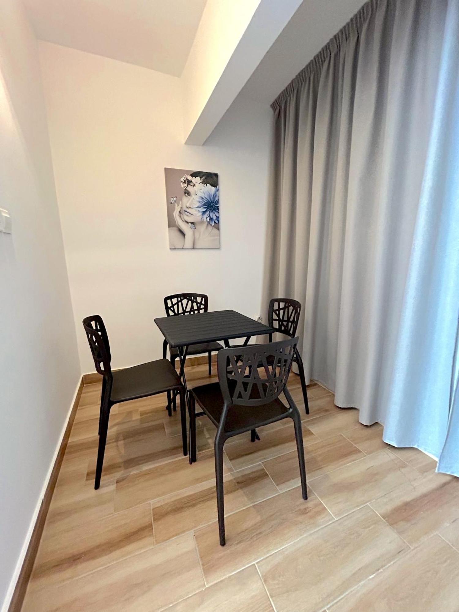 Queen Regina Suites By Platform 357 Nikosia Bagian luar foto