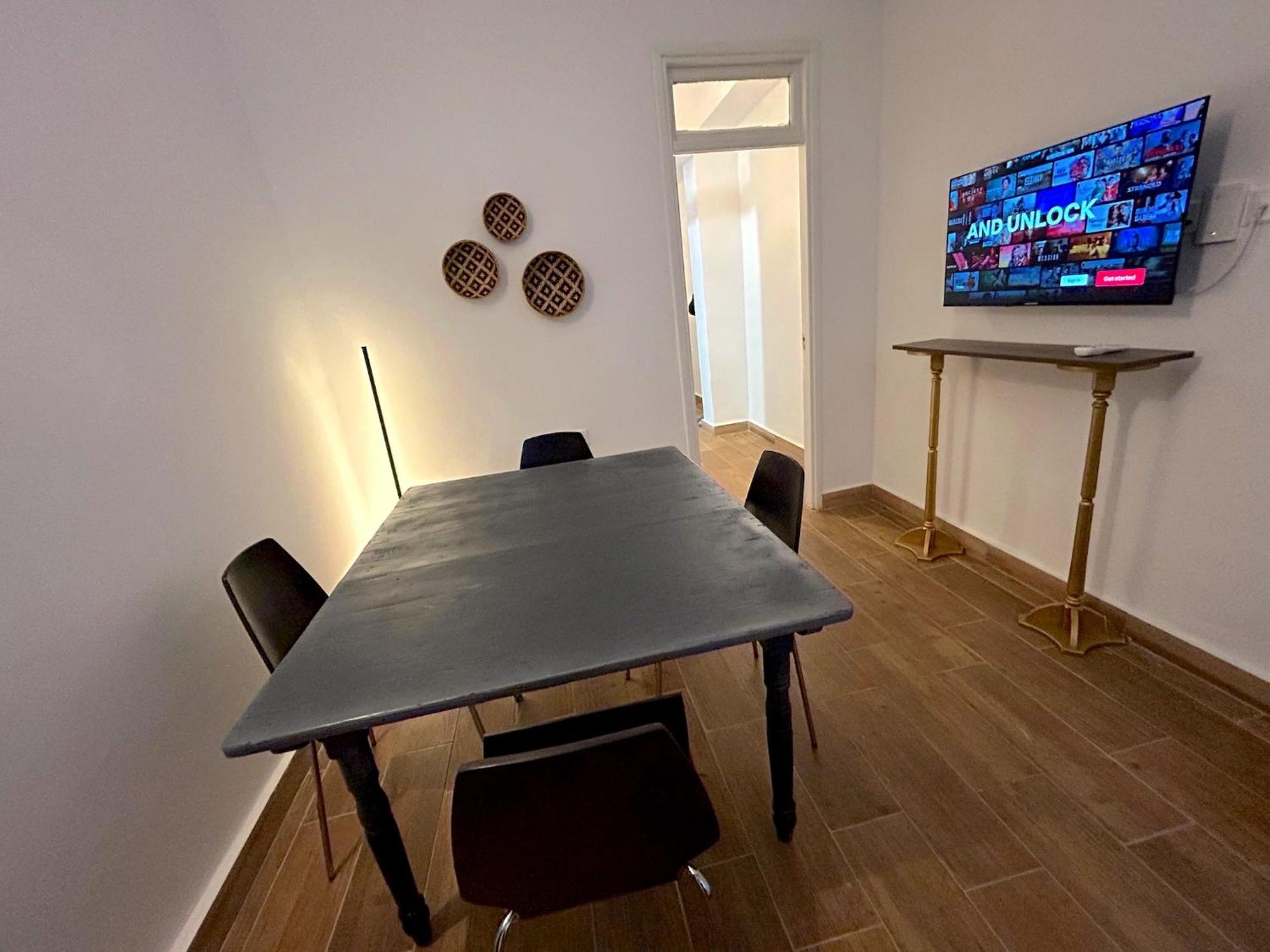 Queen Regina Suites By Platform 357 Nikosia Bagian luar foto