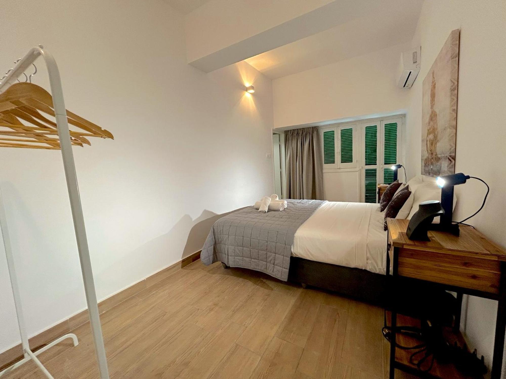 Queen Regina Suites By Platform 357 Nikosia Bagian luar foto