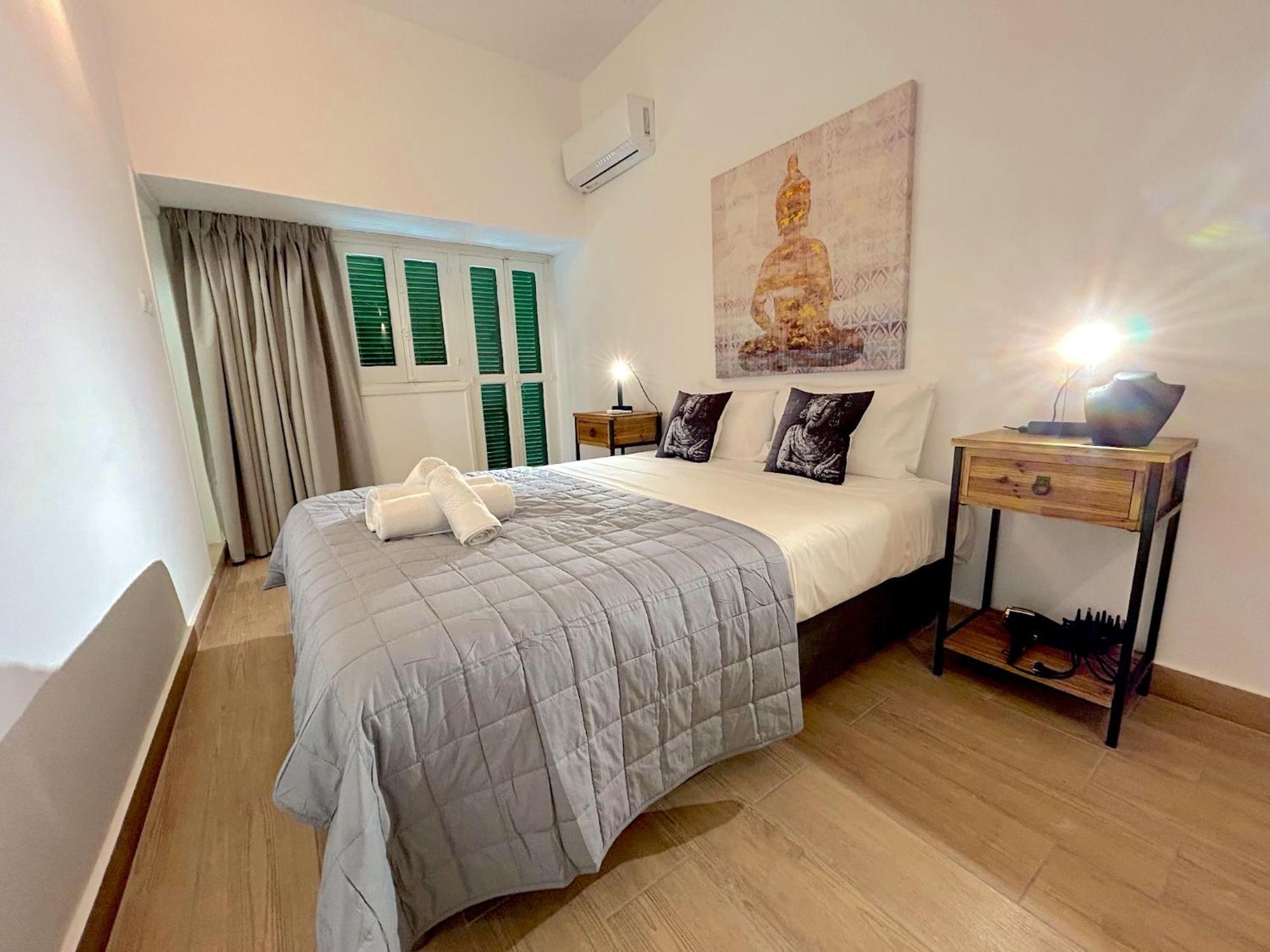 Queen Regina Suites By Platform 357 Nikosia Bagian luar foto