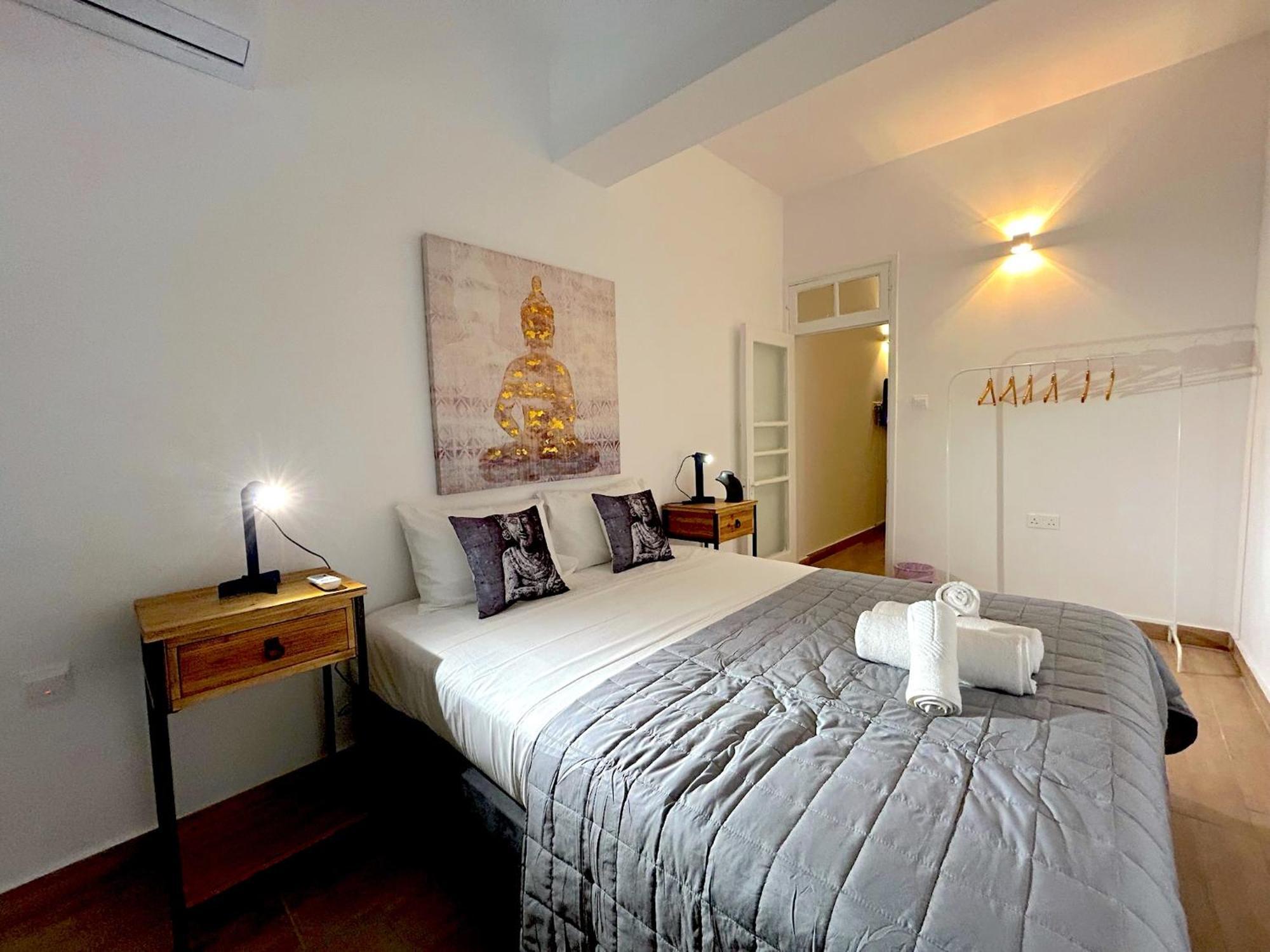Queen Regina Suites By Platform 357 Nikosia Bagian luar foto
