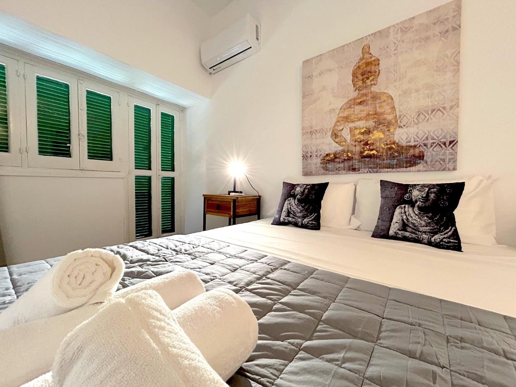 Queen Regina Suites By Platform 357 Nikosia Bagian luar foto