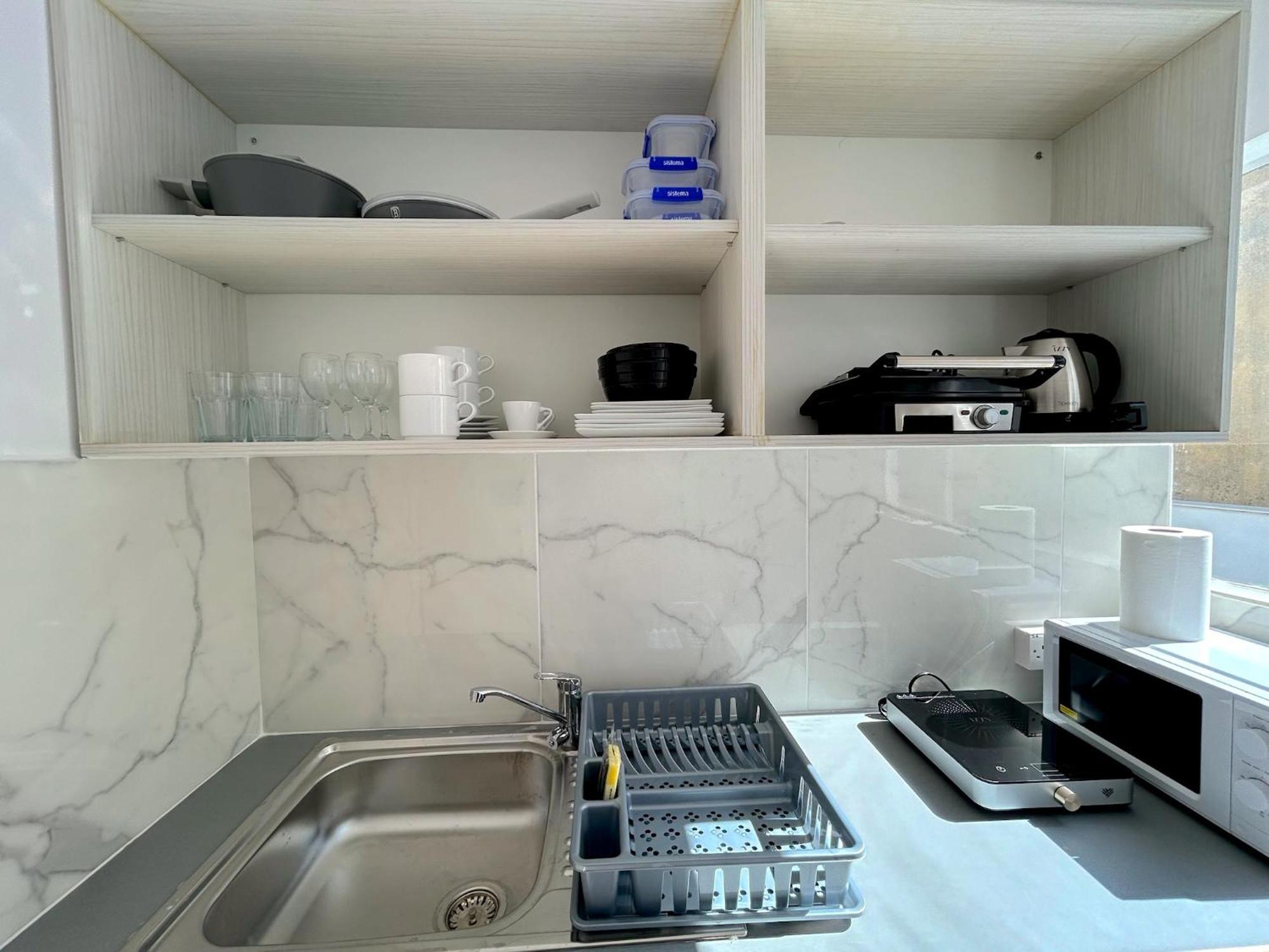 Queen Regina Suites By Platform 357 Nikosia Bagian luar foto