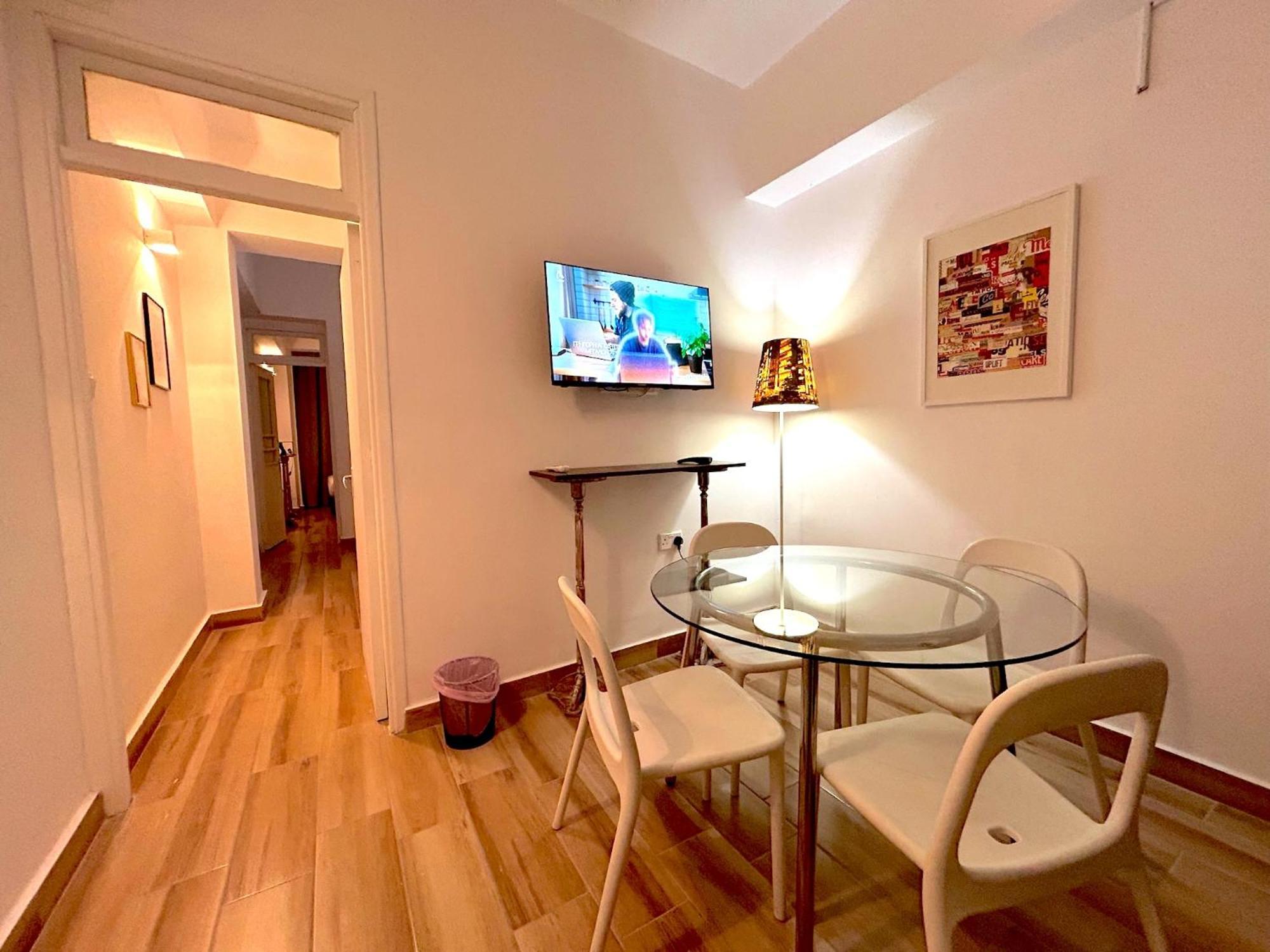 Queen Regina Suites By Platform 357 Nikosia Bagian luar foto