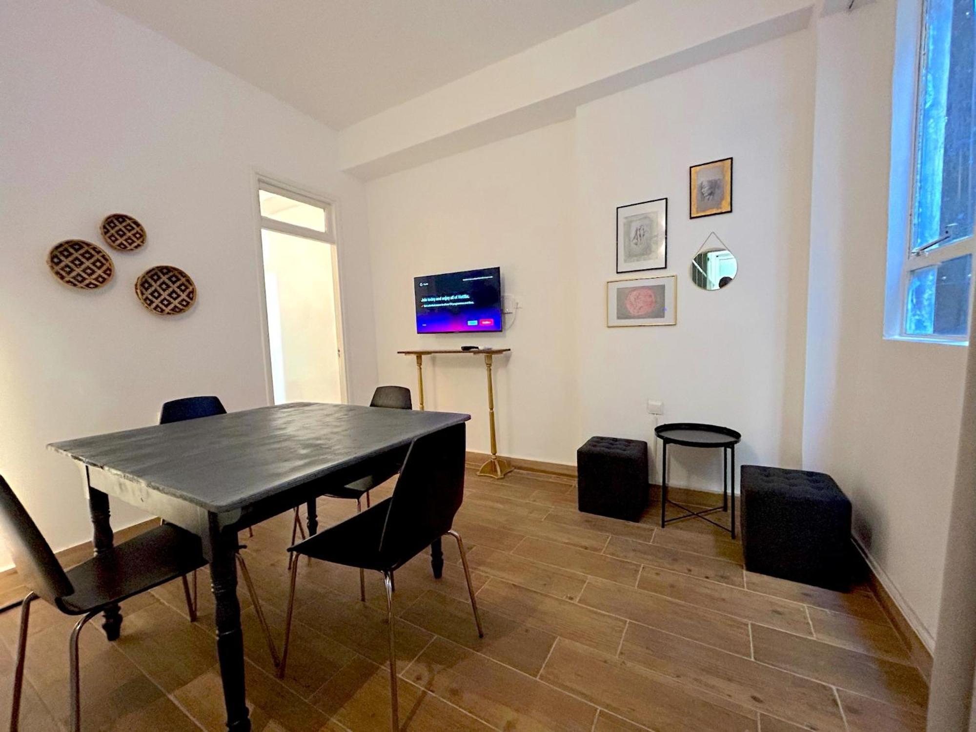 Queen Regina Suites By Platform 357 Nikosia Bagian luar foto