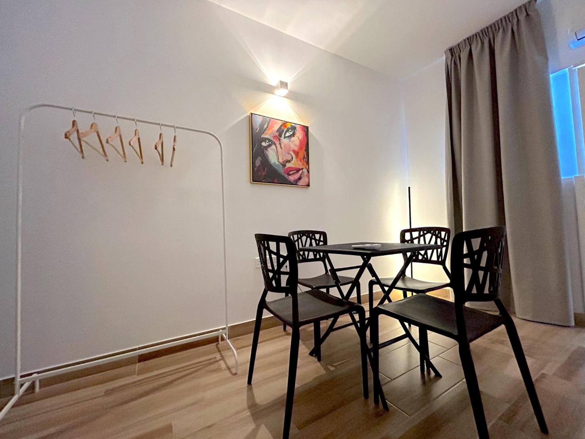 Queen Regina Suites By Platform 357 Nikosia Bagian luar foto