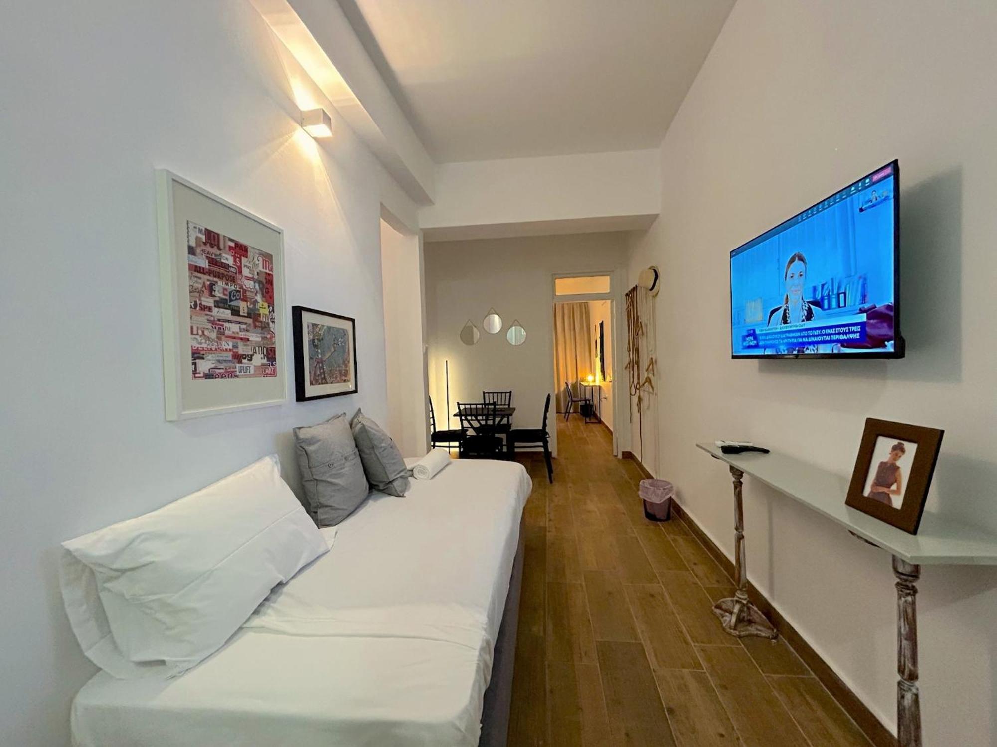 Queen Regina Suites By Platform 357 Nikosia Bagian luar foto