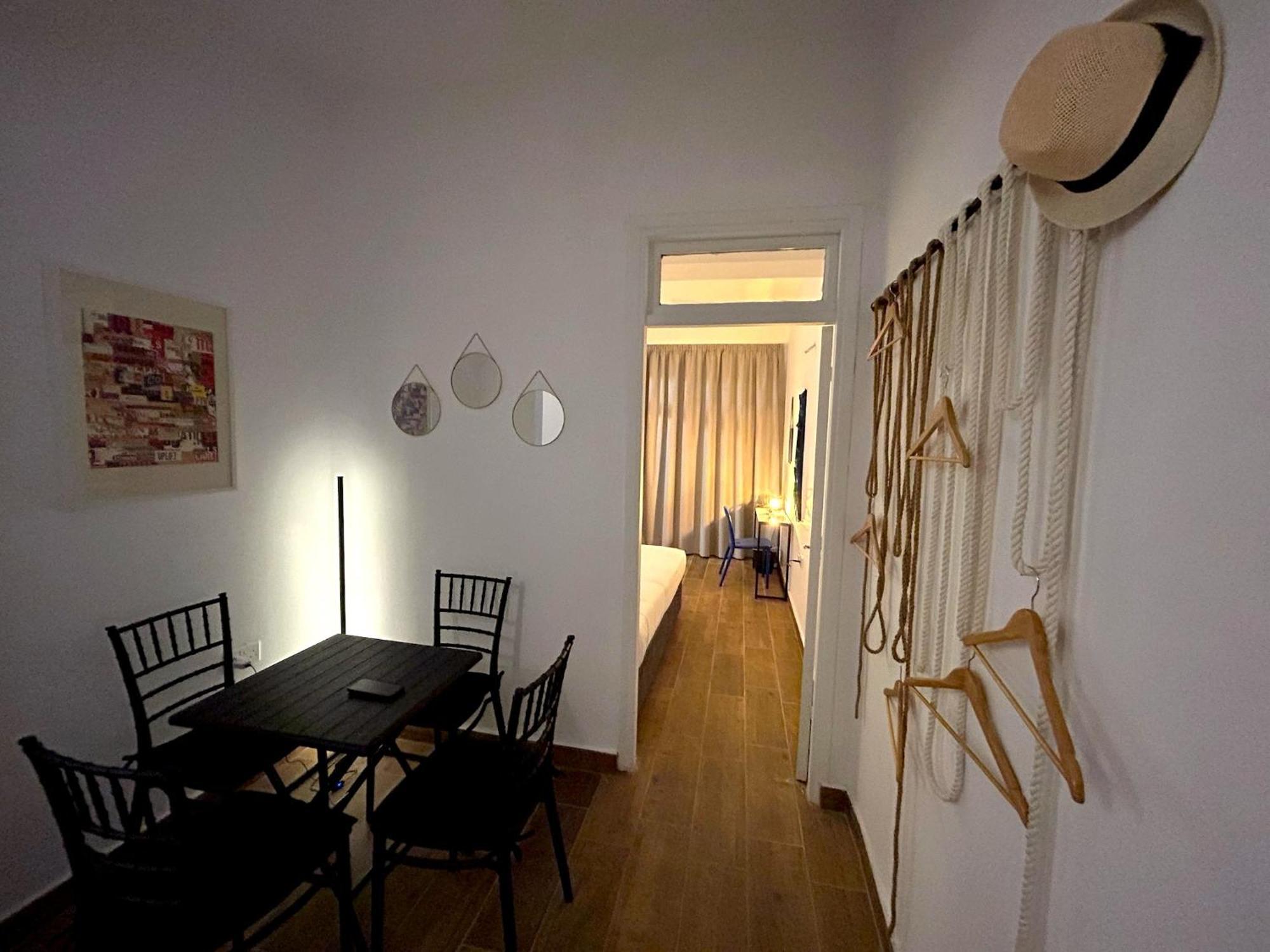 Queen Regina Suites By Platform 357 Nikosia Bagian luar foto