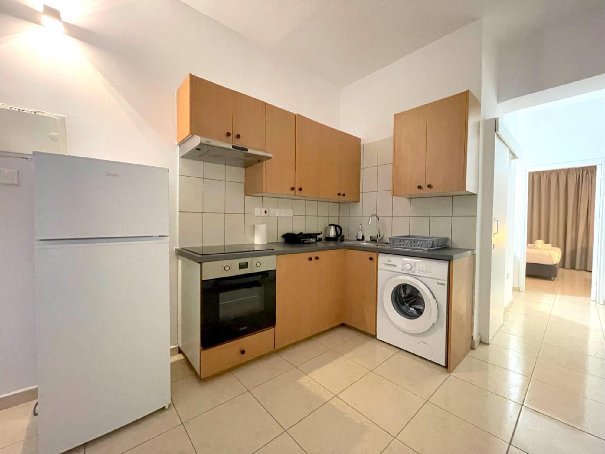 Queen Regina Suites By Platform 357 Nikosia Bagian luar foto