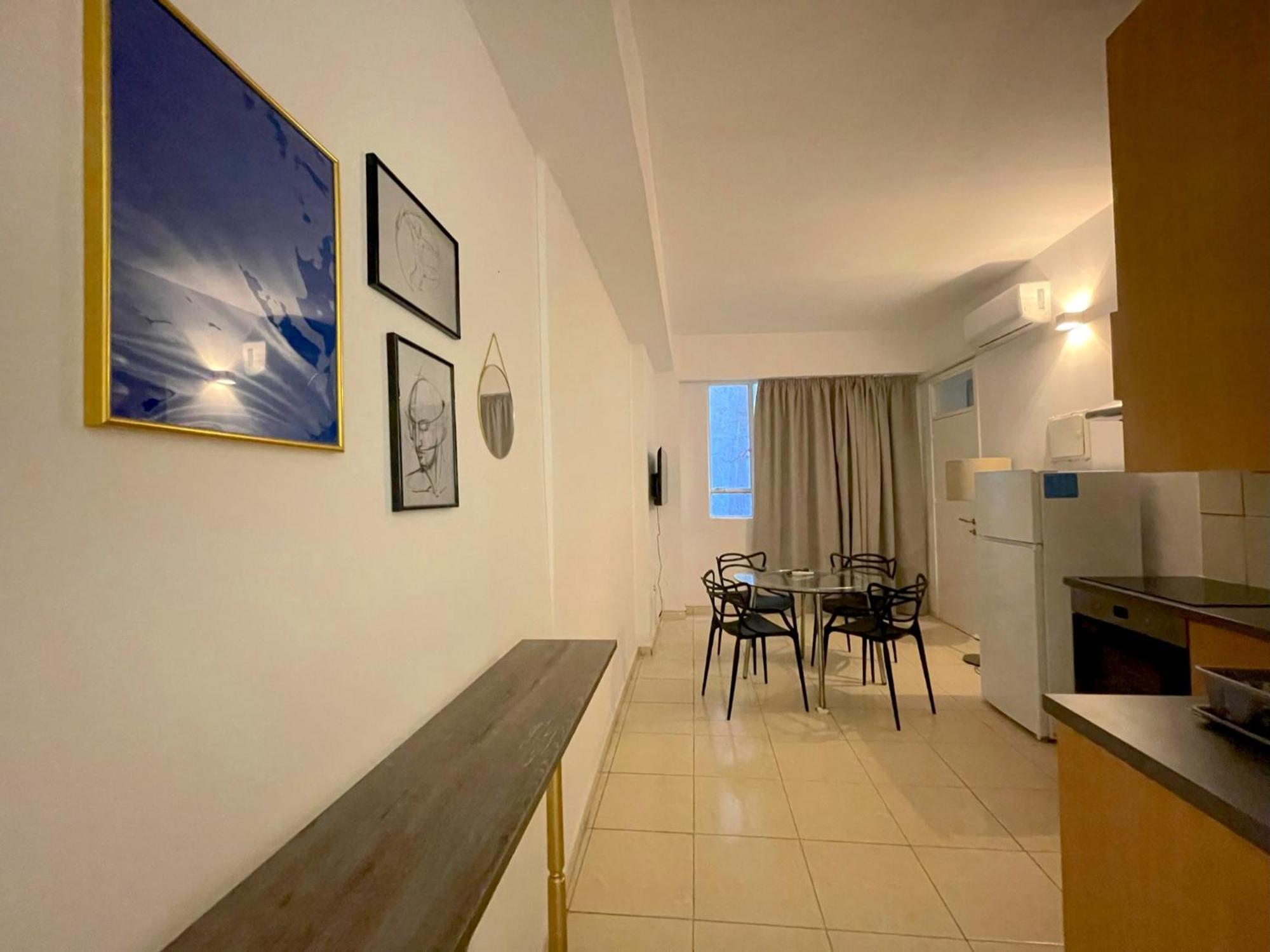 Queen Regina Suites By Platform 357 Nikosia Bagian luar foto