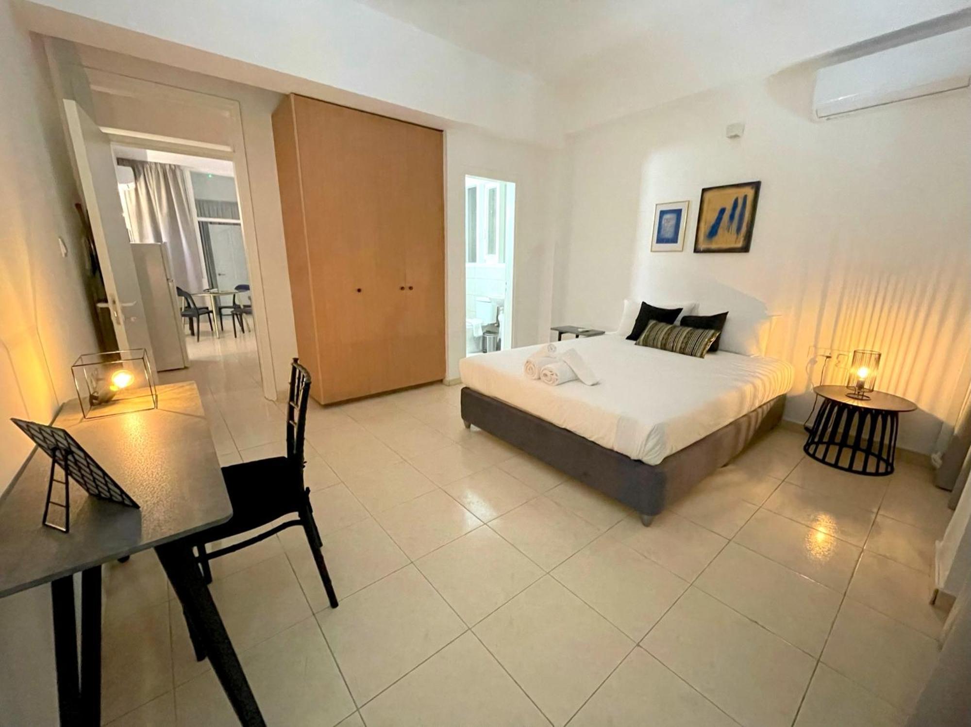 Queen Regina Suites By Platform 357 Nikosia Bagian luar foto