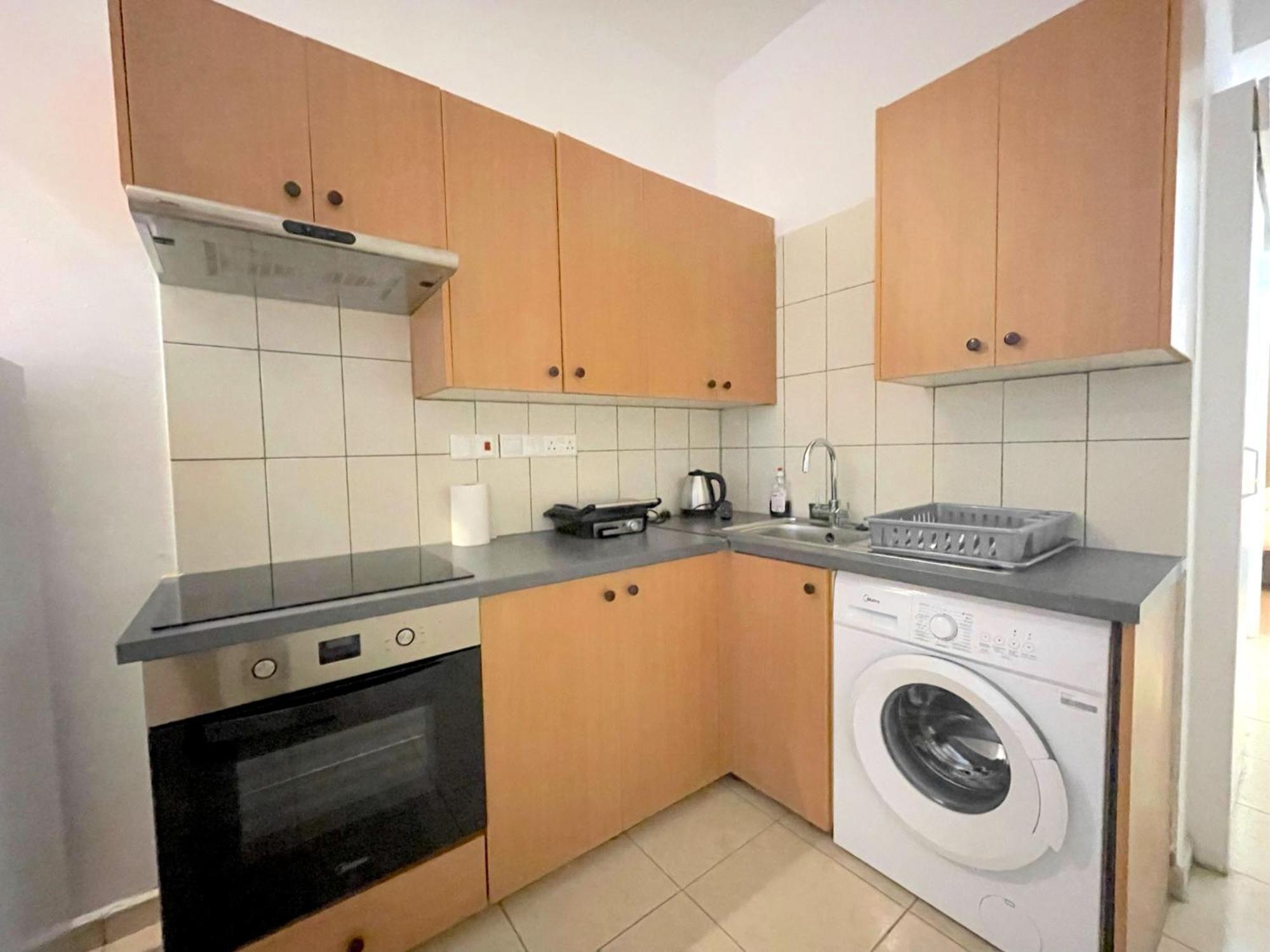 Queen Regina Suites By Platform 357 Nikosia Bagian luar foto