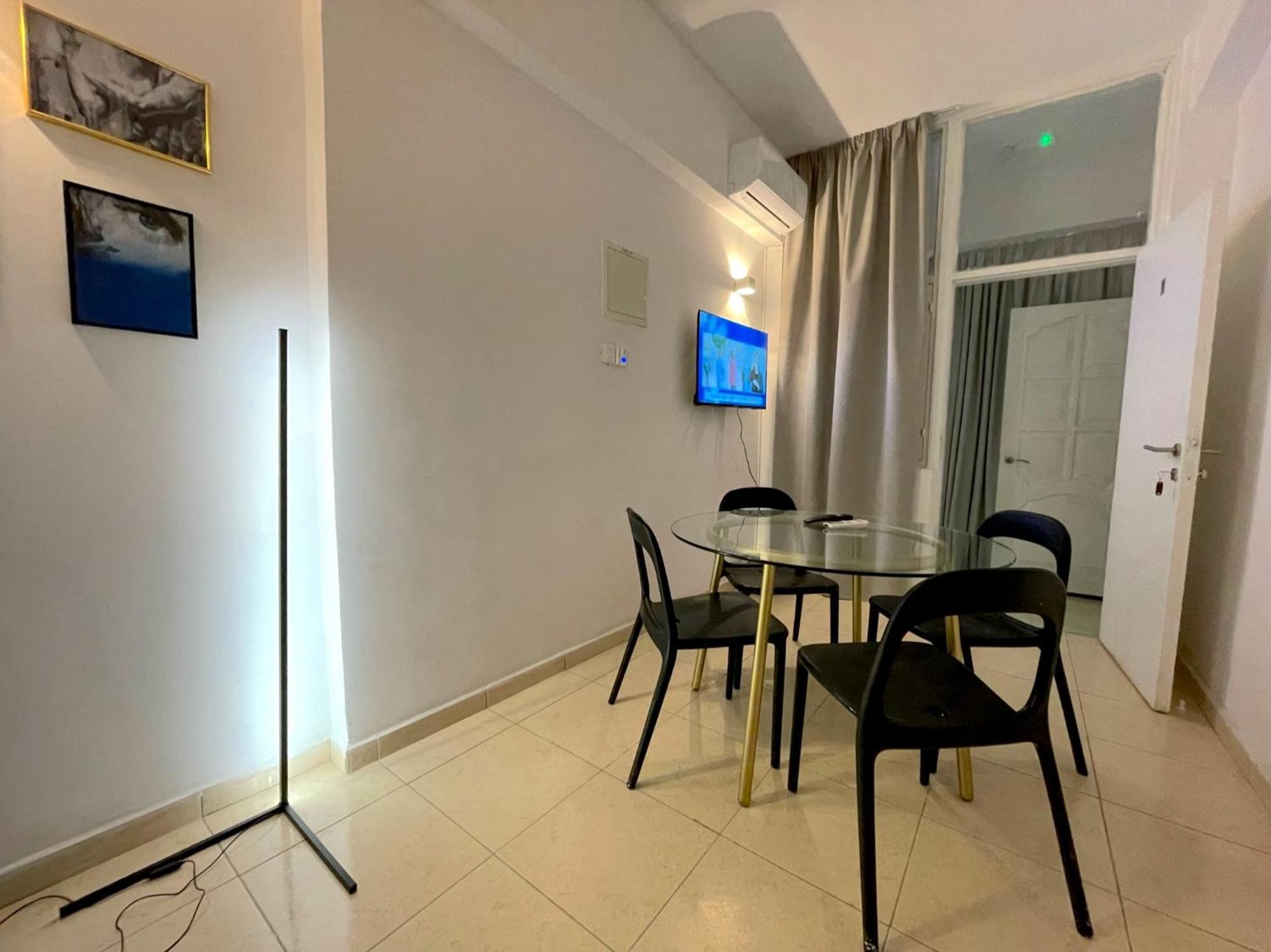 Queen Regina Suites By Platform 357 Nikosia Bagian luar foto