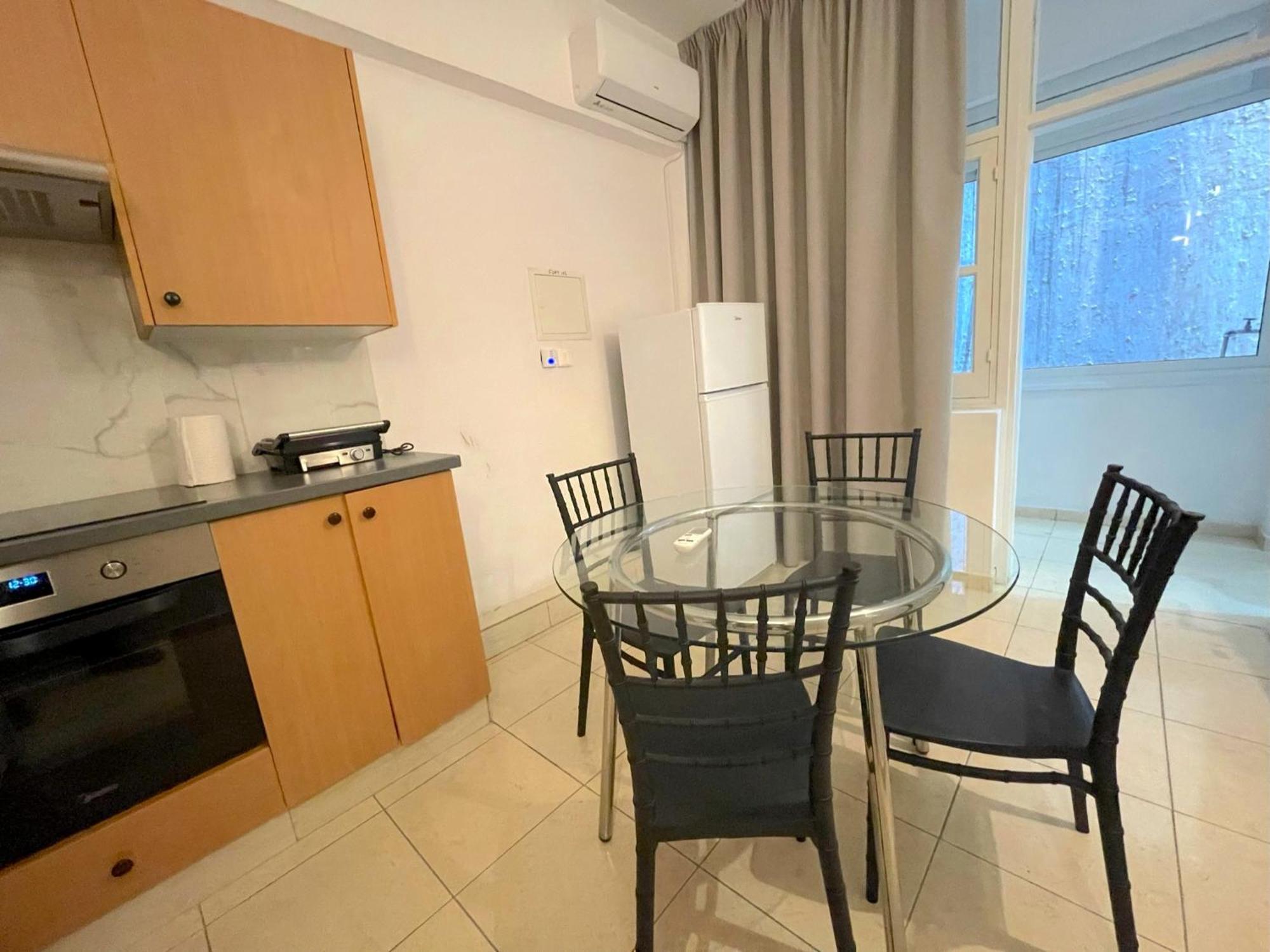 Queen Regina Suites By Platform 357 Nikosia Bagian luar foto