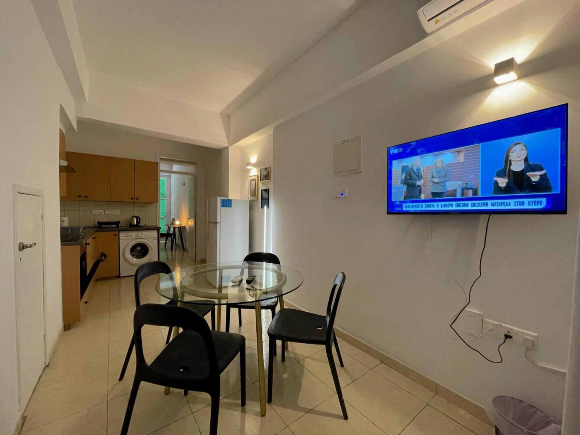 Queen Regina Suites By Platform 357 Nikosia Bagian luar foto