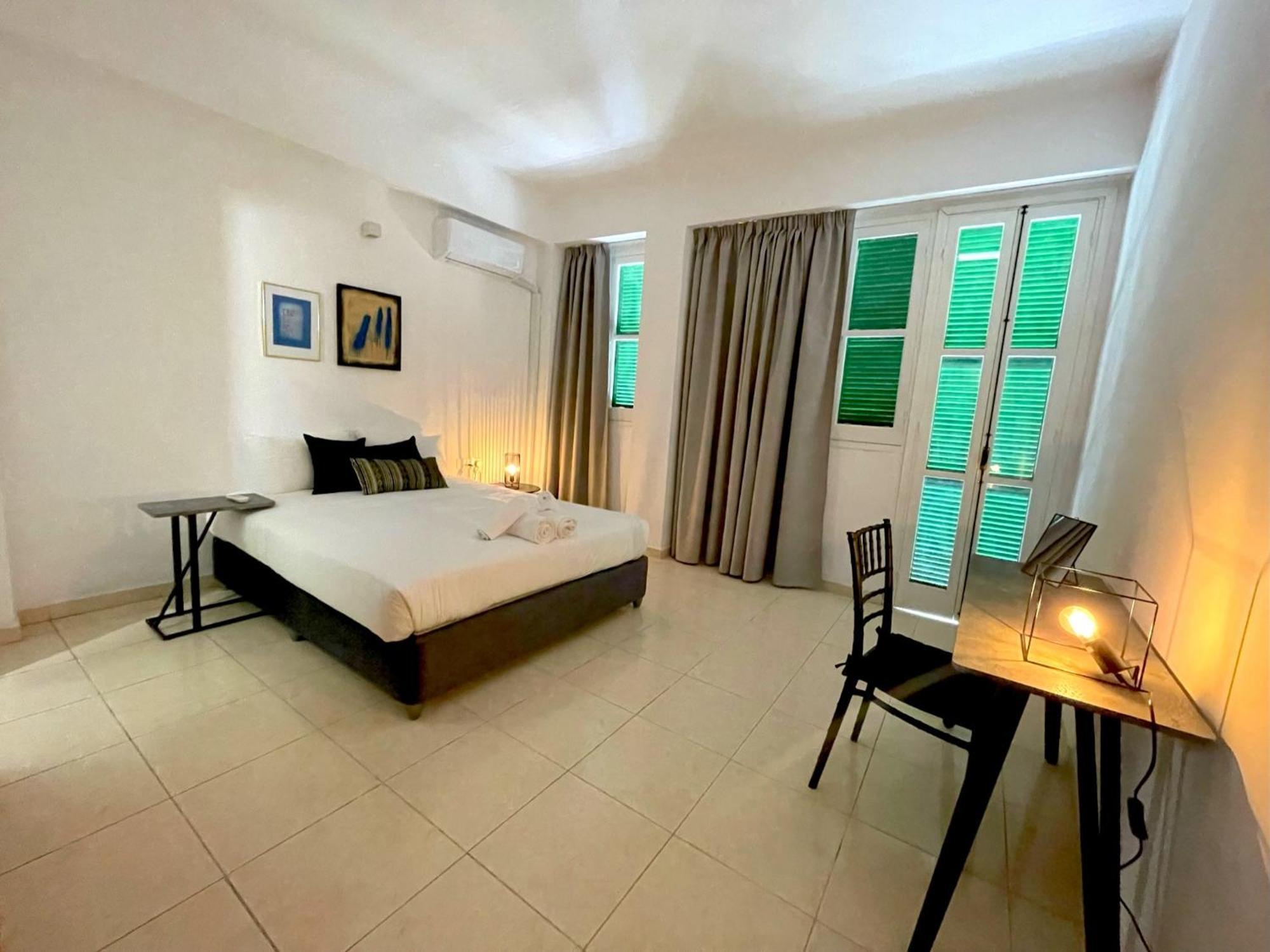 Queen Regina Suites By Platform 357 Nikosia Bagian luar foto